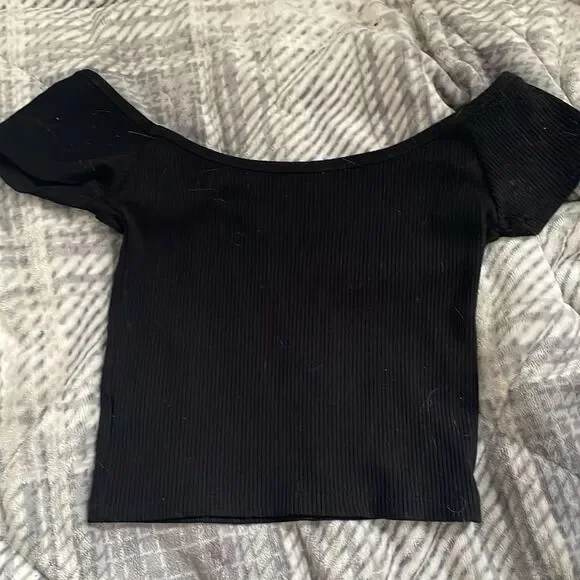 American Eagle Ribbed Black Off-Shoulder Top - Picture 3 of 3